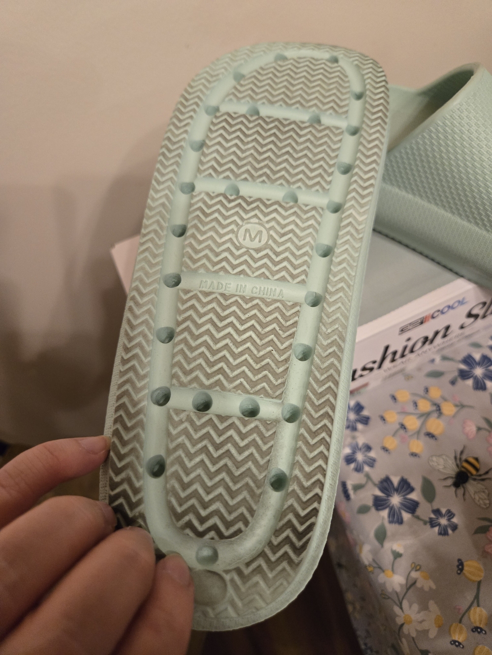 32 Degrees Mint Green Slide Sandals - Picture 3 of 3